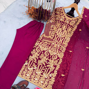 Présentation de nouveaux vêtements de mariage de créateur fausse georgette beau travail de broderie haut et bas avec Dupatta au prix de gros - Product Image 1