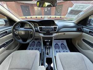 Precio bajo, Honda Accord LX 2013 usado en venta - Product Image 2