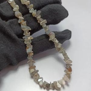 Piedra lunar natural sin cortar chips piedras preciosas Reiki curación 925 Collar de plata 4x7mm cuentas - Product Image 1