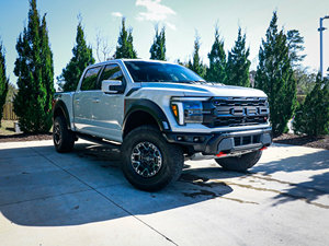 รถมือสอง สภาพดี ปี 2024 ฟอร์ด เอฟ-150 แร็ปเตอร์ อาร์ ซูเปอร์ชาร์จเจอร์ พรีเมียม วี8 5.2 ลิตร - Product Image 2