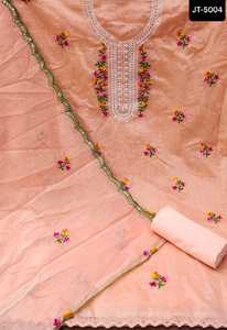 Robe traditionnelle indienne en coton Salwar Kameez avec broderie dernier cri robe à bas prix et de bonne qualité - Product Image 6