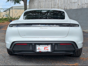 Voiture électrique d'occasion 2023-2024, berline sportive, double propulsion arrière, EV 402 ch, 300 kW de puissance, batterie lithium-ion 79,2 kWh, cuir - Product Image 3