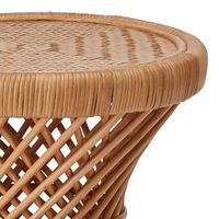 Table de style artistique avec rotin tissé et table basse ronde en bambou pour terrasse jardin maison