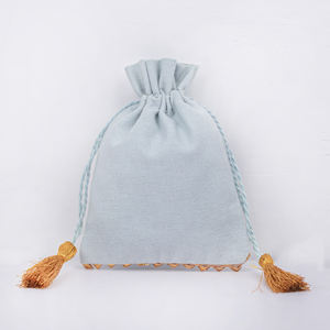 Pochette de luxe personnalisée gris clair avec cordon de serrage pour boucles d'oreilles en coton fait à la main organisateur de bijoux de voyage petit sac d'emballage cadeau en gros - Product Image 6