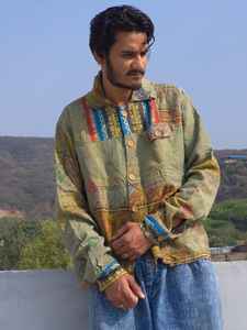 Chemise décontractée pour homme en coton tricoté 100% à manches longues, coupe ample, motif floral, style hip-hop, grande taille, collection hiver, fabriquée à la main par Kantha VIRATRA IMPEX - Product Image 5