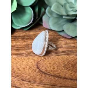 Anillo Reda Galvan con Piedra Lunar y Plata de Ley, Talla 6, Tecnología de Incrustación con Engaste de Bisel - Product Image 4