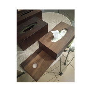 Caja de pañuelos de madera decorativa para centro de mesa de centro con detalles artísticos hechos a mano para espacios de vida clásicos - Product Image 1