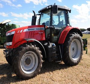 Tracteur agricole Massey Ferguson S8727 55 CV avec moteur FPT, roulement et engrenage, machine agricole rouge - Product Image 2