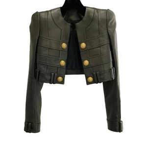 แจ็กเก็ตหนังแกะแบบเปิดสั้นของผู้หญิงสีทองหรูหรากระดุมสองแถวคอหนังแกะแฟชั่นฤดูหนาวระบายอากาศไฮสตรีทสีดำ - Product Image 1