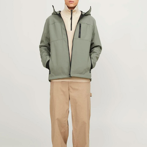 Veste Softshell Homme Personnalisée de Qualité Supérieure, en Toile Hivernale Durable avec Col Montant à Capuche, Nouveau Style Respirant, OEM - Product Image 4