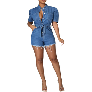 Costume en jean pour femme à la mode avec boutons de déclaration et poches avant Costume en jean pour femme à manches courtes - Product Image 5