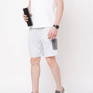 Pantalones cortos informales ligeros para hombre al por mayor de secado rápido con cierre de cintura elástica patrón liso teñido - Product Image 5