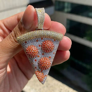 Nouveau pendentif fantaisie en forme de pizza en moissanite de clarté VVS, taille ronde, plaqué or 14 carats, argent sterling, style hip-hop unisexe - Product Image 1