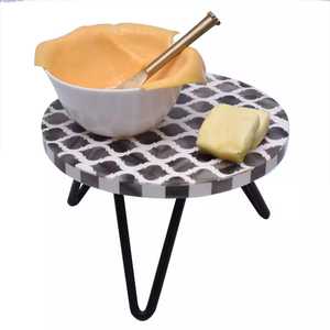 Présentoir à gâteaux élégant fait main en résine avec incrustation Plateau de présentation à desserts en métal élégant pour la décoration de fêtes et d'événements de luxe - Product Image 5