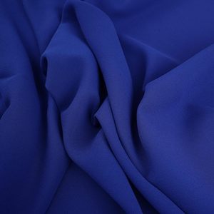 Écharpe en soie de satin intemporelle de haute qualité pour les femmes de luxe doux avec une impression de mode élégante ajoutant de la chaleur et du confort au style - Product Image 3