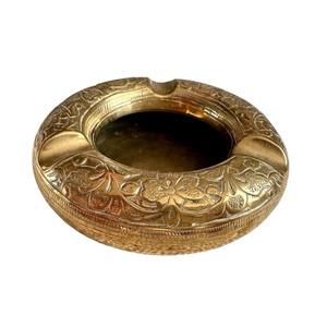 Cendrier orné en bronze doré, inutilisé, fait à la main, entièrement gravé, détails vintage, laiton massif, motif floral gravé, décoration d'intérieur - Product Image 4