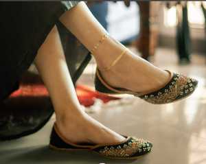 Khussa traditionnel fait à la main chaussures en cuir pour femmes nouveau Design uni couleur unie léger plat tendance tenue de fête décontractée - Product Image 3