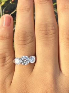 แหวนเพชรทองคำขาวที่สวยงามสำหรับผู้หญิงเครื่องประดับแสนสวยสำหรับงานหมั้นและเทศกาลจากอินเดีย - Product Image 4