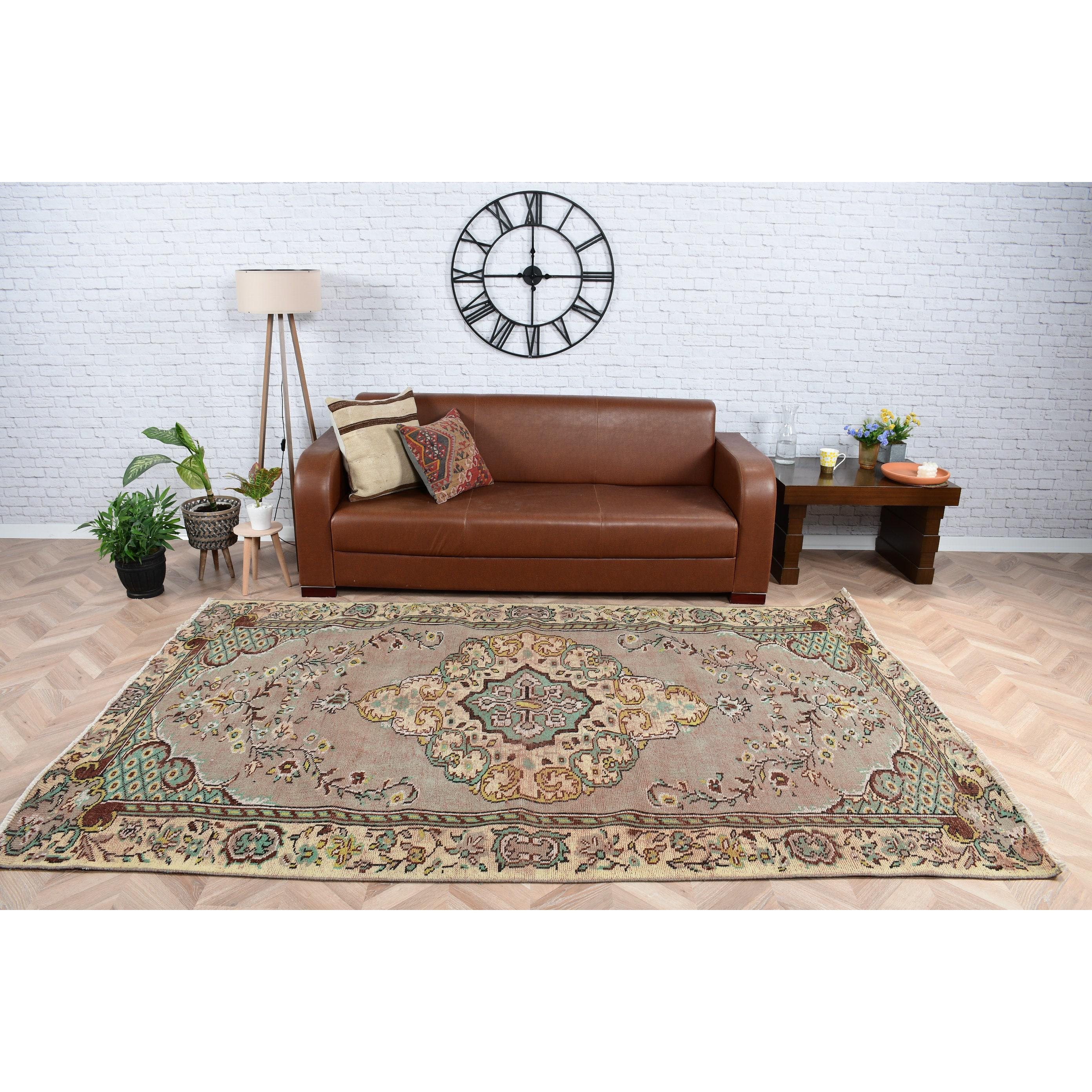 สีน้ำตาล