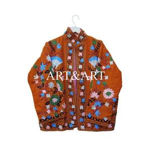 Veste boutonnée pour femme, faite à la main, régulière, automne-hiver, multicolores, motif brodé en rayures Suzani, tissu en coton imprimé, matelassée - Product Image 1