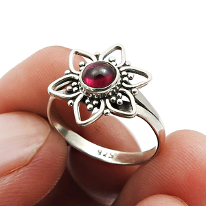 Bague fine faite à la main en argent Sterling 925 massif pour femme bijoux en forme de fleur de grenat rouge naturel pour cadeau d'anniversaire - Product Image 4