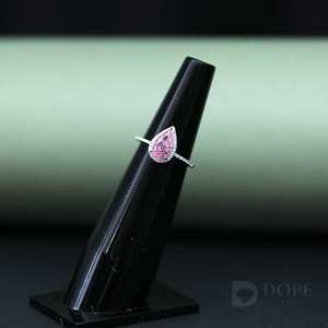 Elegante anillo de mujer de plata esterlina 925 con impresionante PIEDRA DE moissanita rosa que agrega un toque de encanto sofisticado - Product Image 1