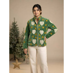 Chaqueta de Terciopelo Suzani Verde Esmeralda Tejida a Mano para Damas con Corazones Color Marfil y Bordado de Cruz de Caléndula - Product Image 5