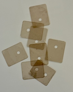 High Voltage 20x25mm 0.2mm Thick Mica Insulation <b>Sheet</b> with One Hole 18kv/mm Rated Voltage Premium Quality - Product Image 3