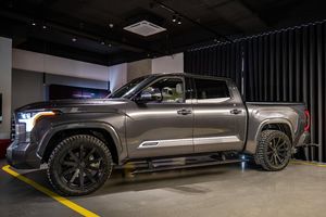 Toyota Tundra NUEVA/USADA, Transmisión Automática, SUV Híbrida (gasolina/eléctrica) - Product Image 6