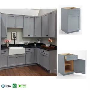 Hecho en Vietnam Fábrica de alta calidad EE. UU. Gabinetes grises Diseño Listo para ensamblar Juego de gabinetes de cocina de madera maciza estilo coctelera gris - Product Image 3