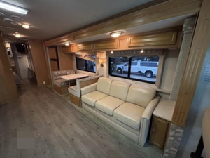 Camping-car d'occasion FLEETWOOD RV BOUNDER 35E modèle 2007 avec performances élevées, disponible à la vente - Product Image 4