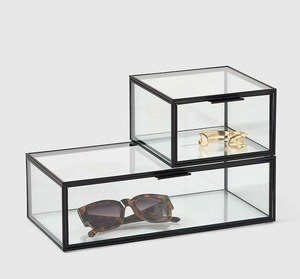 Joyero artístico de metal Premium con hermosos diseños grabados, almacenamiento seguro para colecciones de joyas elegantes - Product Image 1