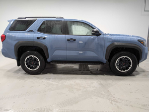 Toyota 4Runner TRD Road Premium 4WD 2024 Usado, Motor I-FORCE MAX 2.4L Turbo de 4 Cilindros, Interior Oscuro, Cuero, Techo Panorámico - Product Image 2