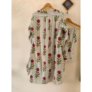 Conjunto de Traje para Mujer Daisy Stripes, Elegante y Transpirable, Kurta 100% Algodón con Bordado a Mano y Pantalones a Juego - Product Image 6