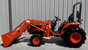 Kubota B7800 30 HP Diesel Walking Tractor 4x4 540 PTO Cargador de conexión rápida 547 horas Bomba de 3 puntos Incluyendo Motor Gear Gearbox - Product Image 5