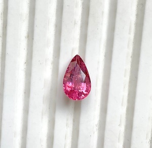 3.50 carats rose tourmaline poire pierre taillée à facettes de qualité supérieure pour la fabrication de bijoux fins pierre précieuse naturelle - Product Image 1