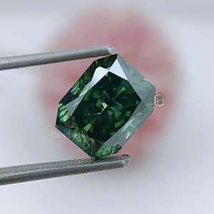 Diamante Suelto Blanco Sintético (Cultivado en Laboratorio) de Corte Baguette Cónico de 2.50ct, Tallado a Mano para Joyería Artesanal - Product Image 2