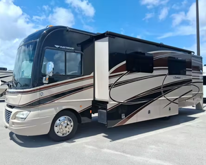 Autocaravana Usada F-l-e-e-t-w-o-o-d S-o-u-t-h-w-i-n-d 34A 2015, Ajustable, para Acampar, con Techo Elevable, Euro 6, para 4-6 Personas - Product Image 2