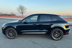 Macan T 2023 Usado, Motor Turbo de 2.0 Litros y 4 Cilindros, Tracción en las Cuatro Ruedas, Paquete Premium Plus, Transmisión Automática, Volante a la Izquierda, Cuero Oscuro - Product Image 4