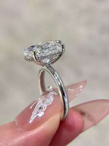 แหวนหมั้นเพชรรูปวงรีสำหรับปลูกในห้องปฏิบัติการ3CT ได้รับการรับรองจากหินตรงกลางดีไซน์โซลิแทร์คลาสสิกในทองคำ14K - Product Image 4