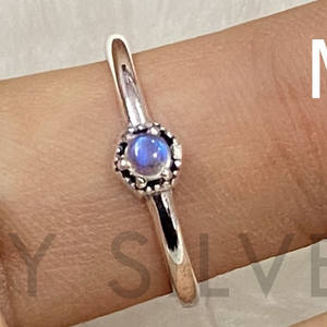 แหวนเงินสเตอร์ลิง925งานแฮนด์เมดแหวนเงินแท้อัญมณีลาบราดอไรต์และอเมทิสต์ดีไซน์เนอร์แหวนเงินแบบประณีตขายส่ง - Product Image 2