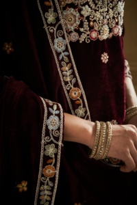 Diseñador Premium bordado paquistaní Salwar Kameez con Dupatta Set disponible a los mejores precios del proveedor de la India - Product Image 5