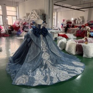 Robe de bal longue bleu cristal élégante avec appliques de perles et décolleté cœur, idéale pour les Quinceañeras et les fêtes de jeunes filles (XSS05) - Product Image 3