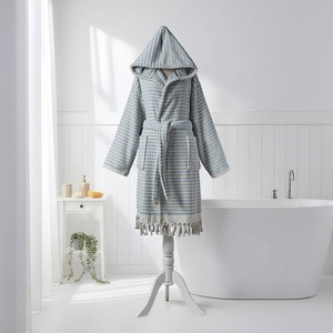 Peignoir turc à pompons bleu ciel, à capuche, 100% coton - Product Image 3