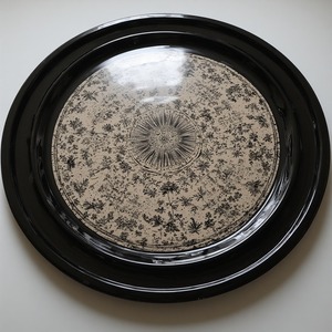 Placa de cargador Art Deco ligera de hierro Lila esmerilado con superficie mate nacarada moderna para estilo de celebración romántica - Product Image 2