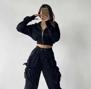 Col roulé fermeture éclair sweats à capuche courts pour femme sweat à fermeture éclair personnalisé sweats à capuche pour femmes haut court en coton sweat à capuche zippé à vendre - Product Image 2