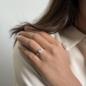 1,36 Ctw Pink Oval & Emerald Toi Et Moi Lab Grown Diamond Ring en 14K/18K Gold Rodium Plated Trendy Chic Wholesale - Product Image 2