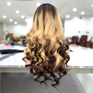 Pelucas de cabello para mujeres negras Precio al por mayor de alta calidad Peluca de color ondulado de 100% Cabello humano vietnamita - Product Image 4