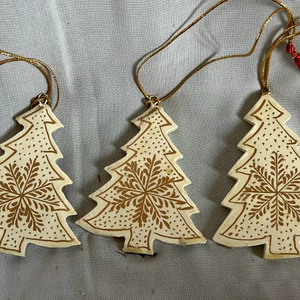 Bola de Navidad blanca y dorada de 8 cm y adornos de árbol Decoración de árbol colgante festiva para la temporada - Product Image 5