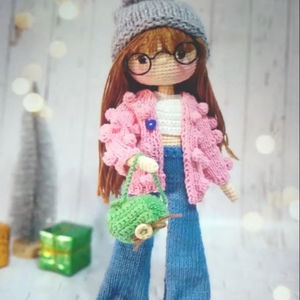 Poupées au crochet uniques faites à la main Un cadeau spécial pour toutes les occasions - Product Image 1